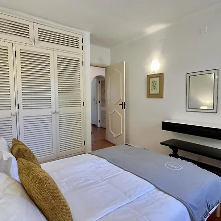 Golfe - Shared Pool - 7 Pax - Vilamoura