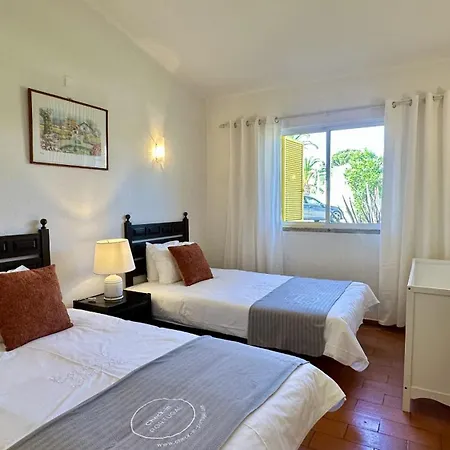Golfe - Shared Pool - 7 Pax -